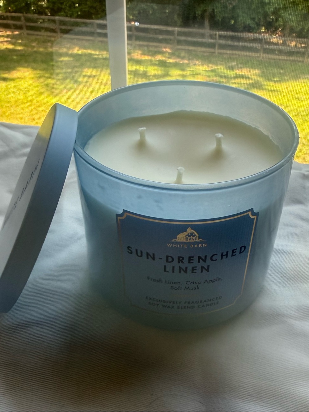 Bath & Body Works White Barn Sun-Drenched Linen 3-Wick Candle - Light Blue Jar